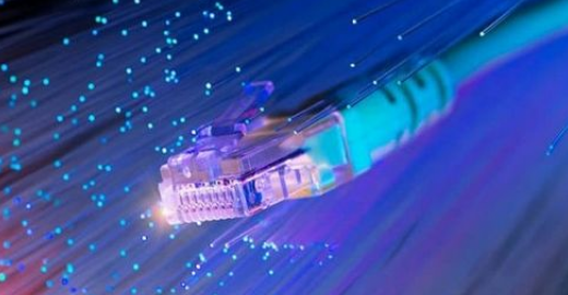 IaaS云提供商通過安裝在數據中心的大型設備池按需提供這些資源